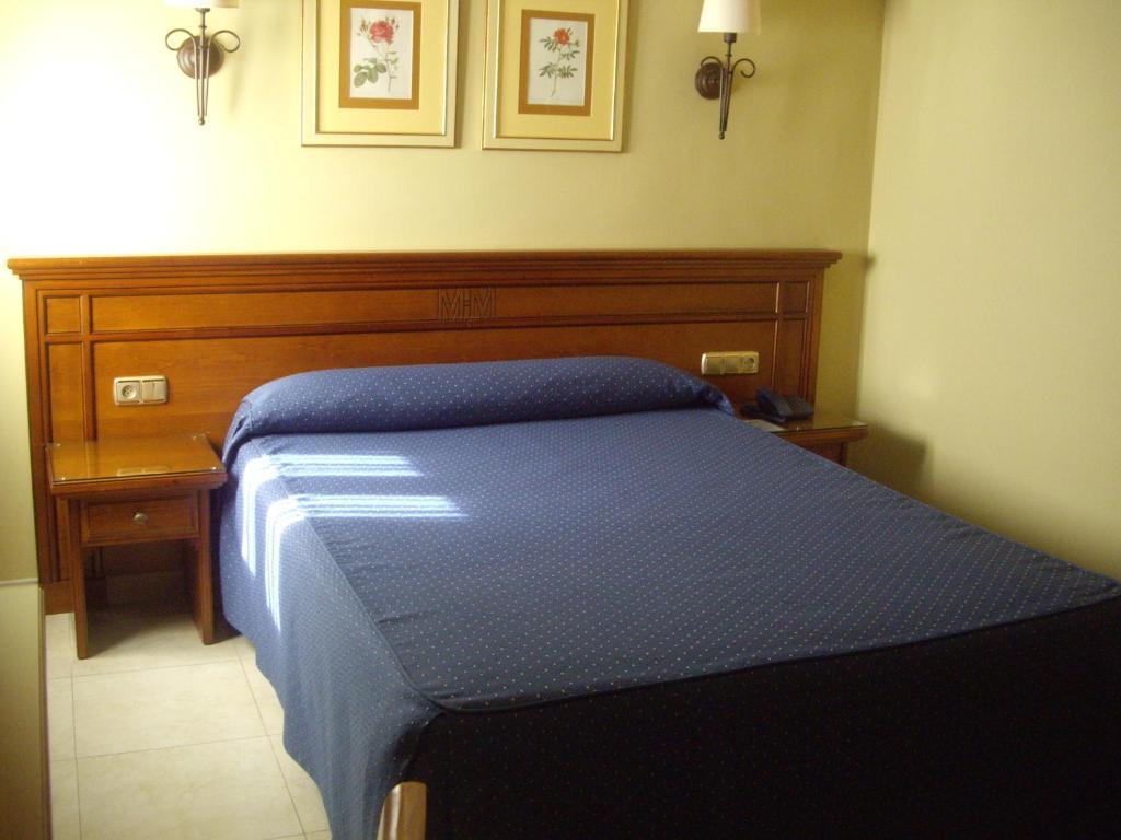 Hotel Manolo Mayo Los Palacios Y Villafranca Habitación foto